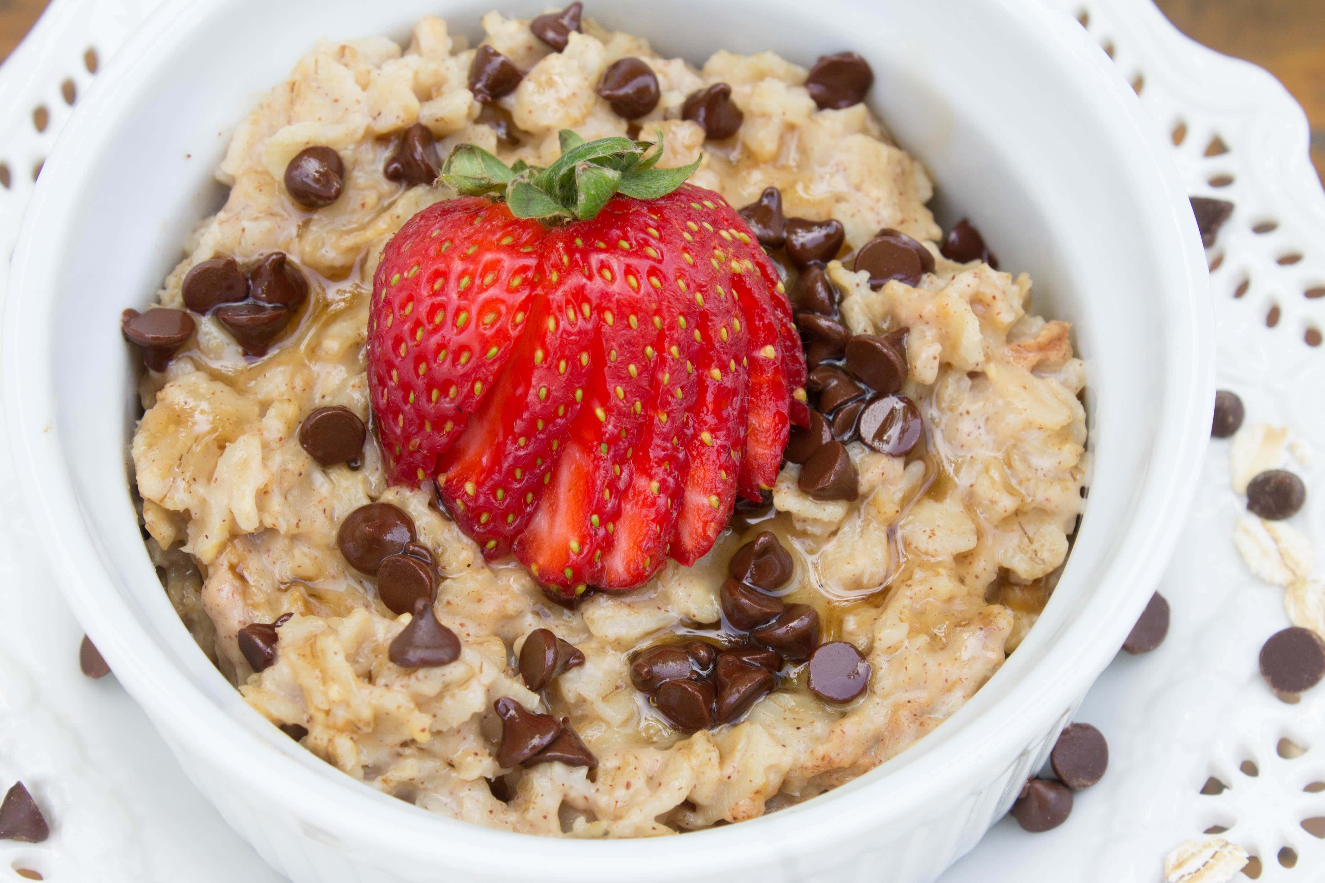 chocolate chip strawberry oatmeal