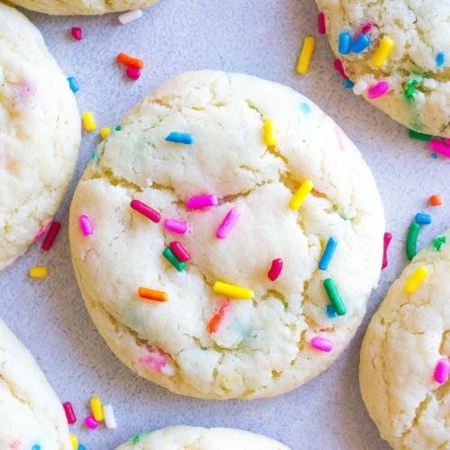 Funfetti Cake Mix Cookies Recipe (Made With 6 Ingredients)