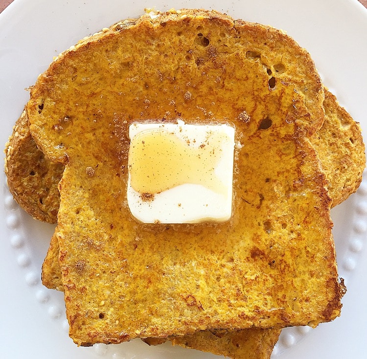 10+ Easy and Healthy Pumpkin and Fall Recipes/ Pumpkin Pie French Toast