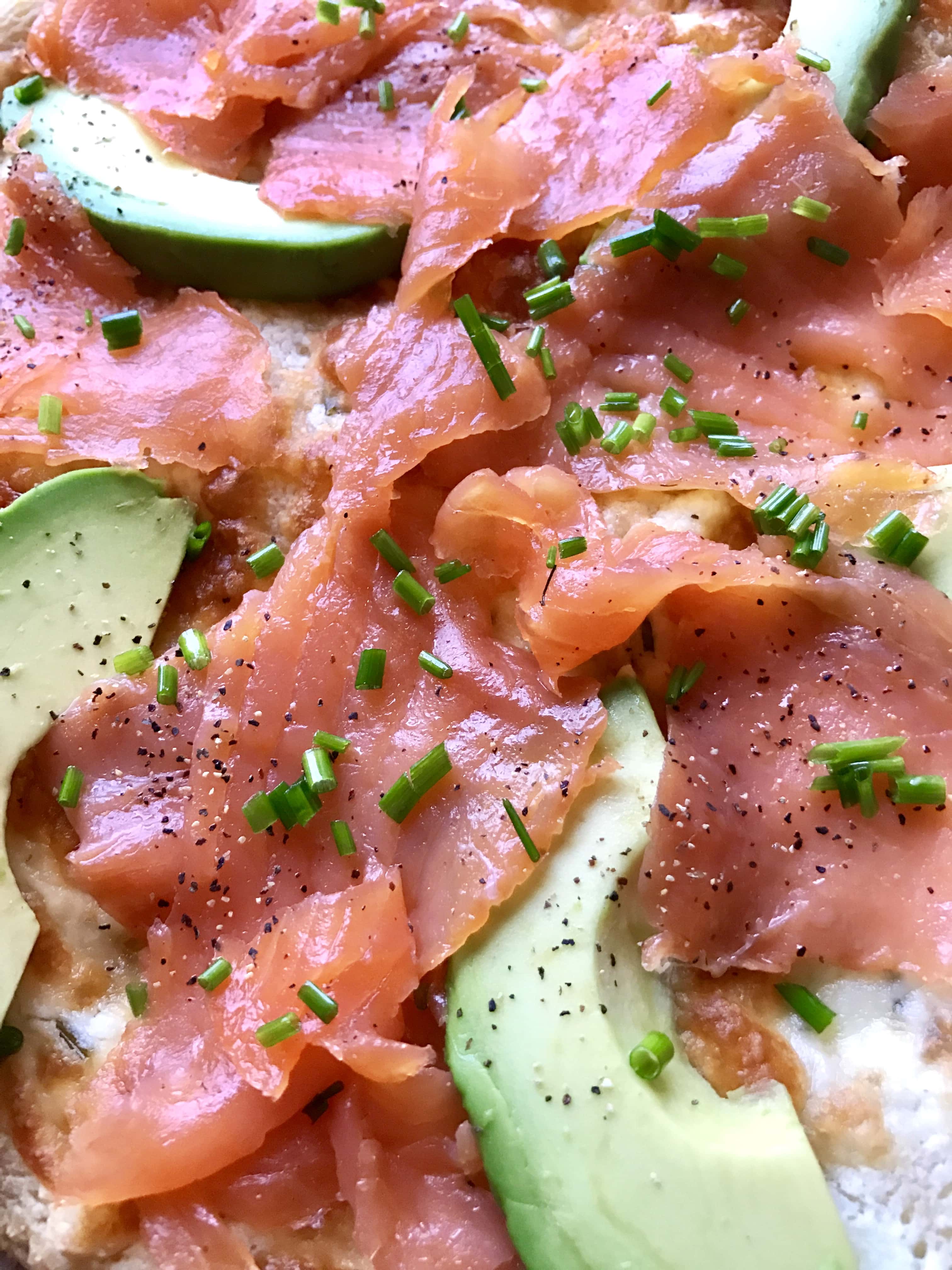 smoked salmon pizza with avocado