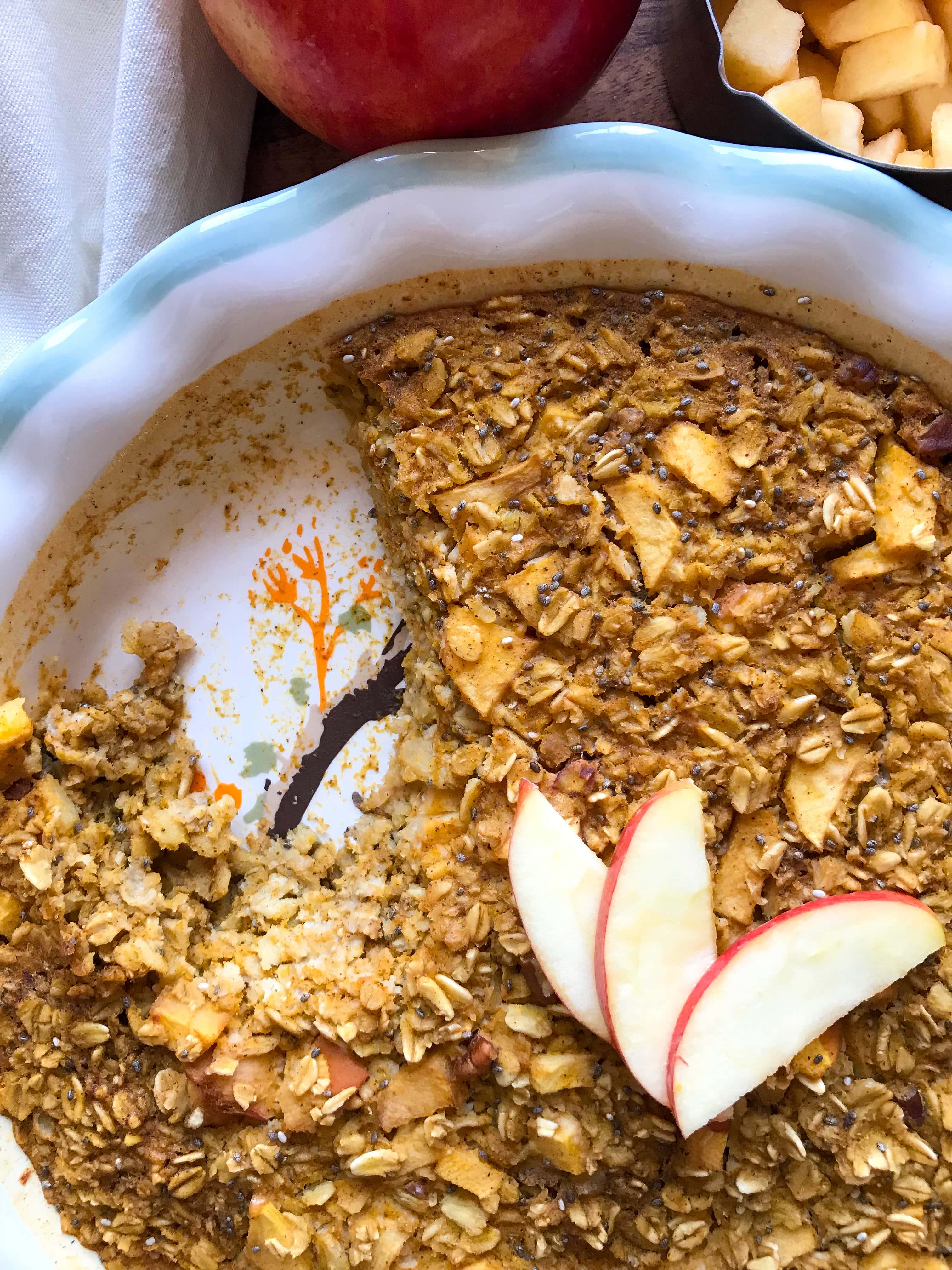 10+ Easy and Healthy Pumpkin and Fall Recipes/ Baked Pumpkin Spice Apple Oatmeal