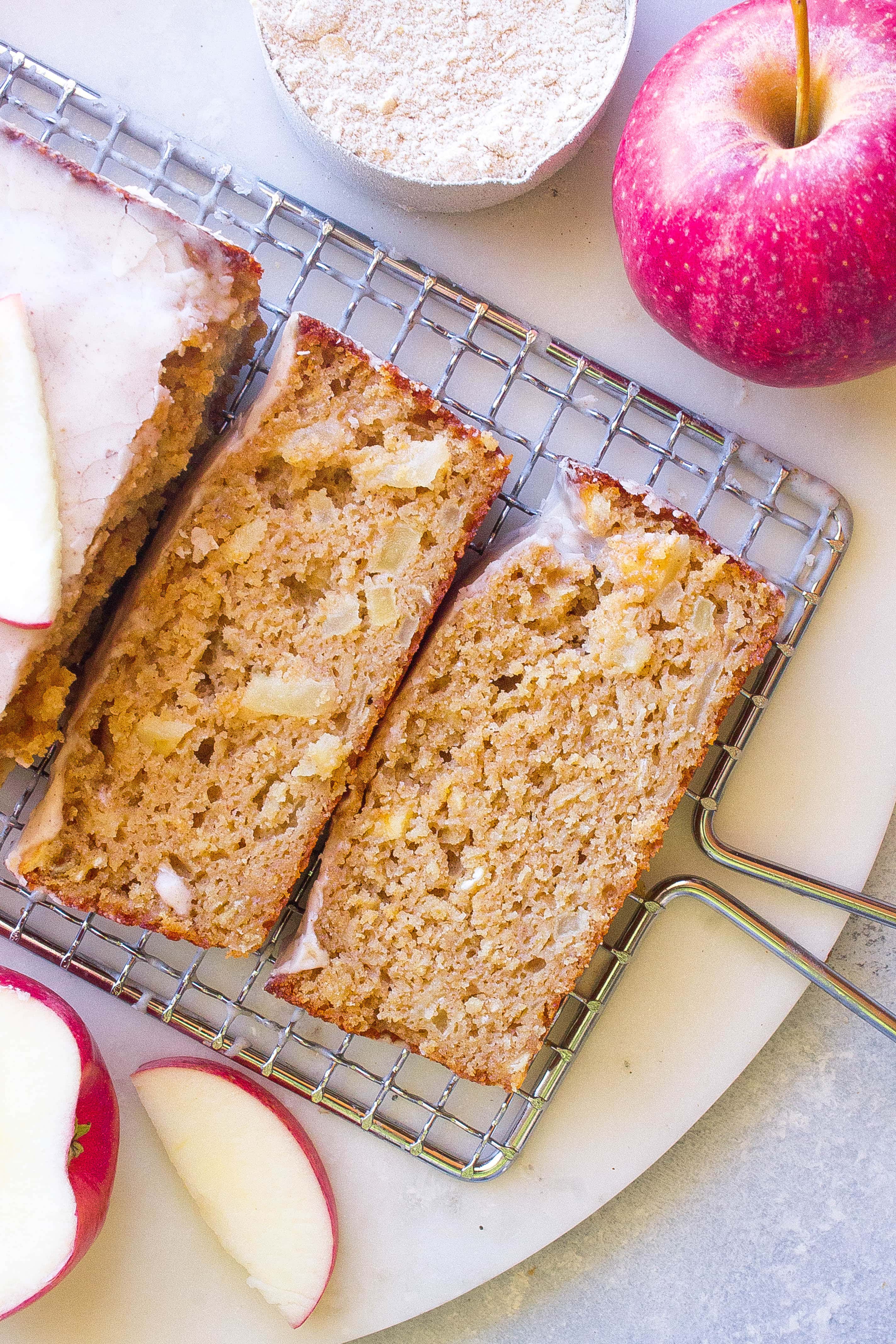 10+ Easy and Healthy Pumpkin and Fall Recipes/ Apple Cinnamon Oat Bread