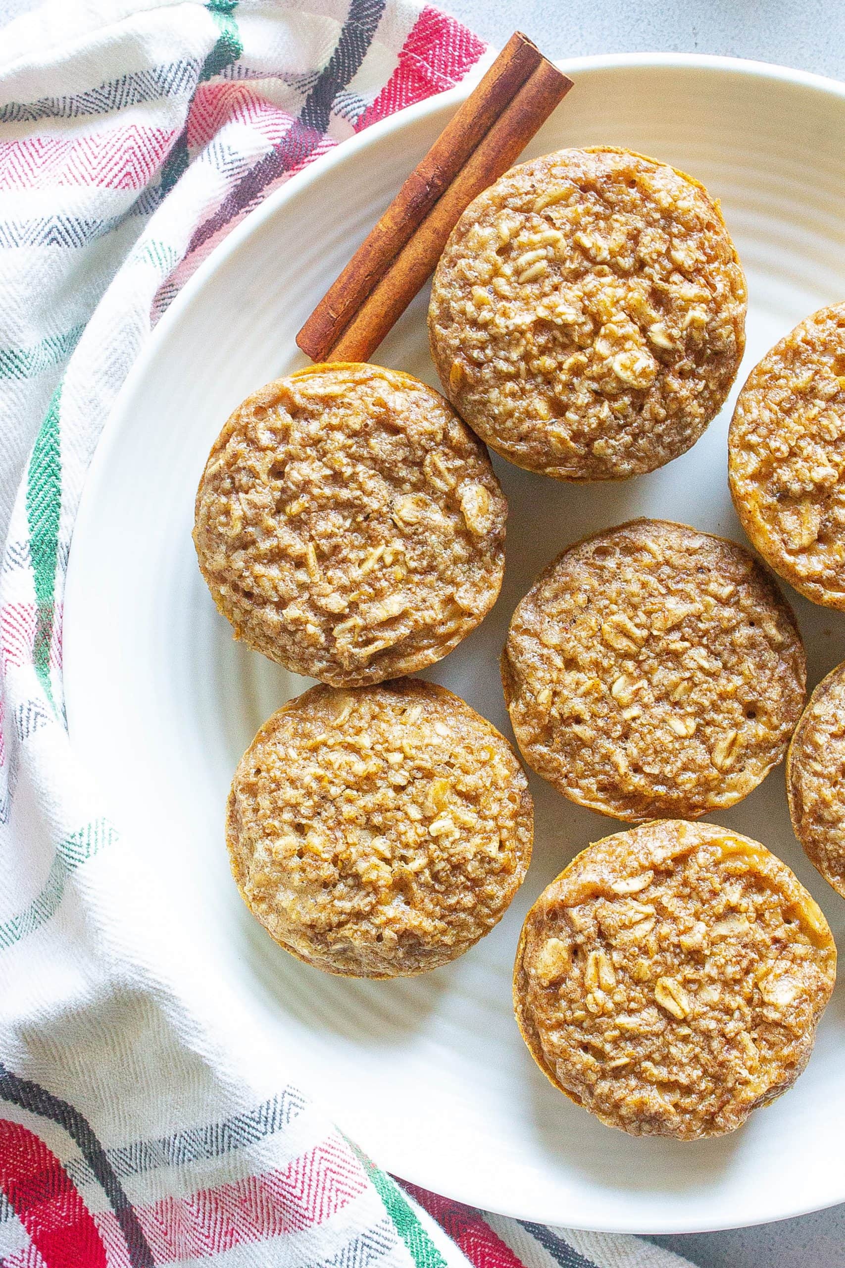 Baked Gingerbread Oatmeal Bites