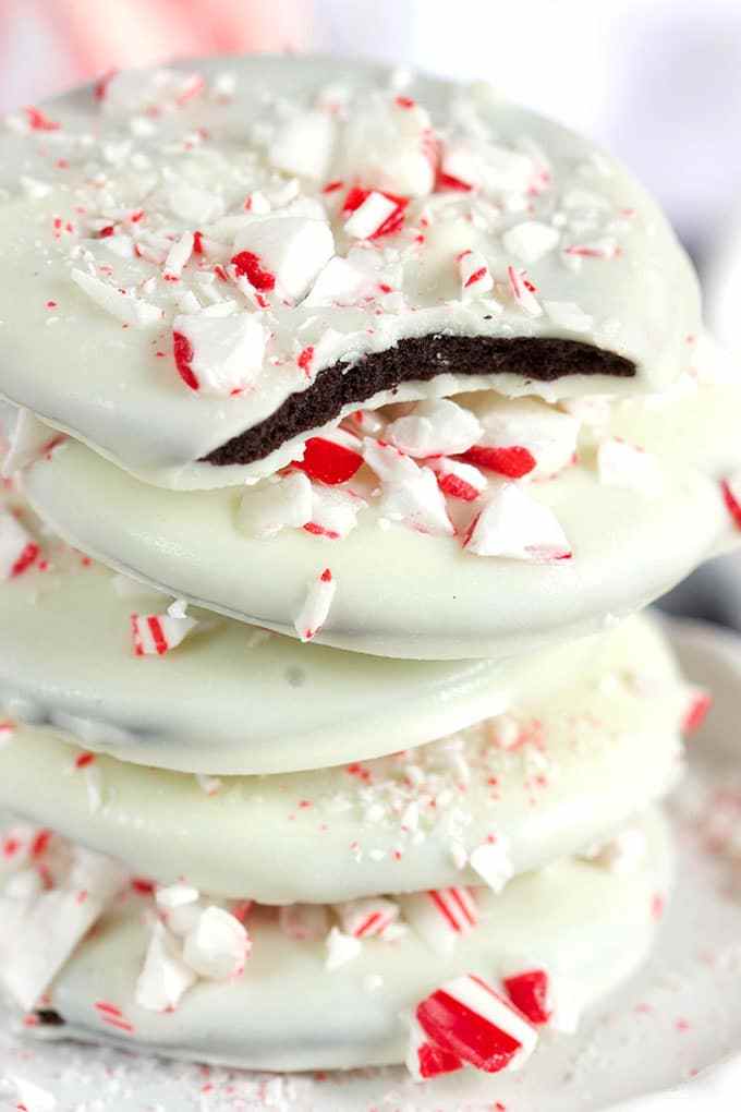 No-Bake Peppermint Bark Cookies