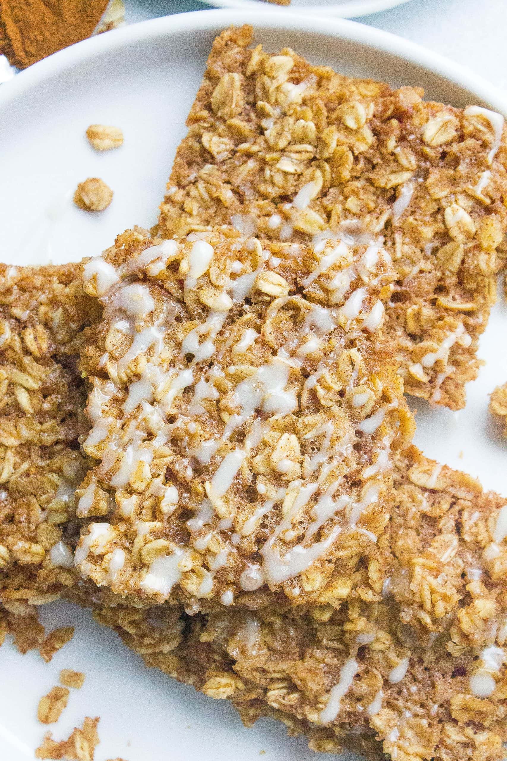 Cinnamon Roll Oatmeal Bake