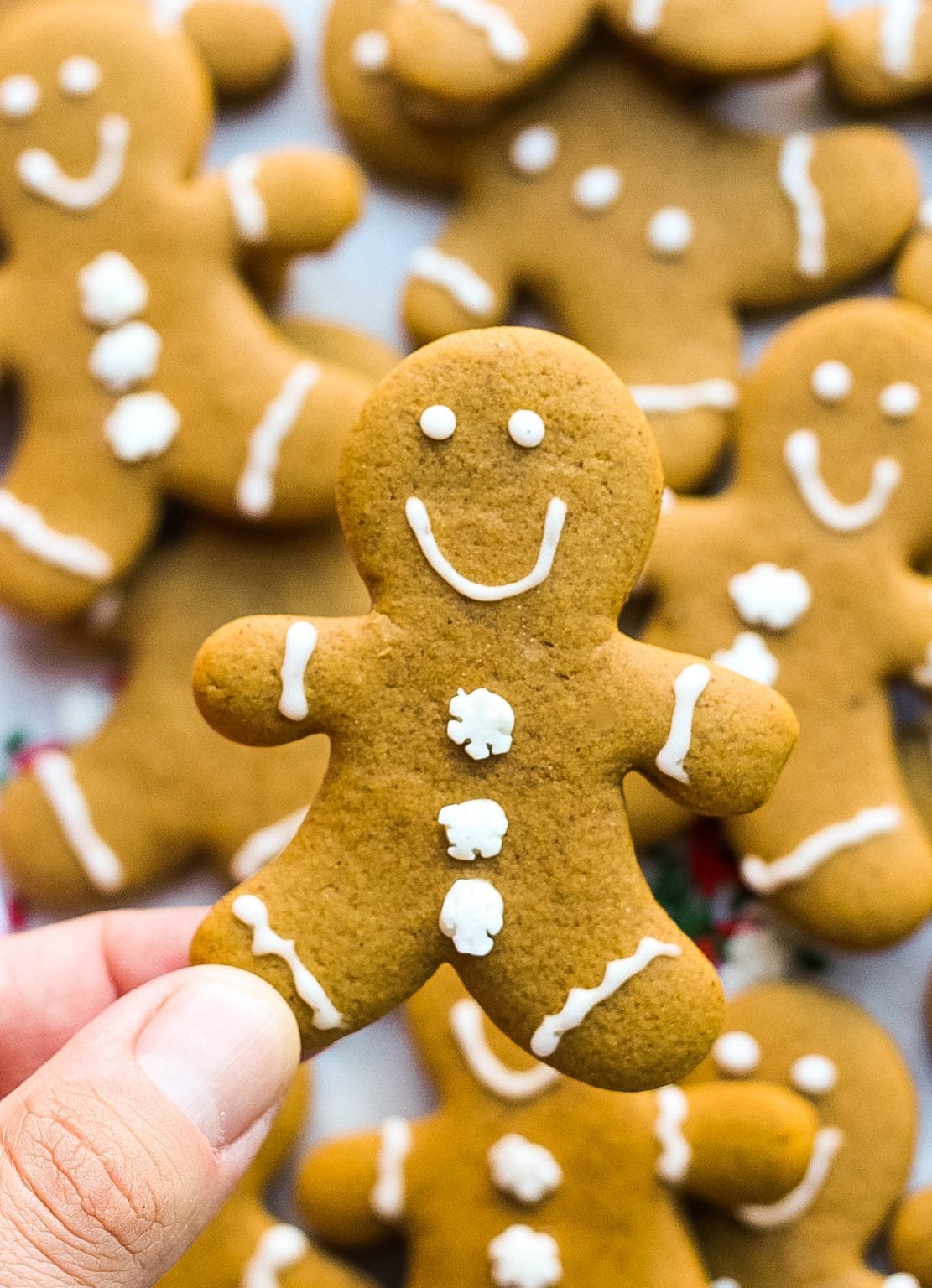 The Best Gingerbread Men Cookie Recipe (Soft & Chewy)