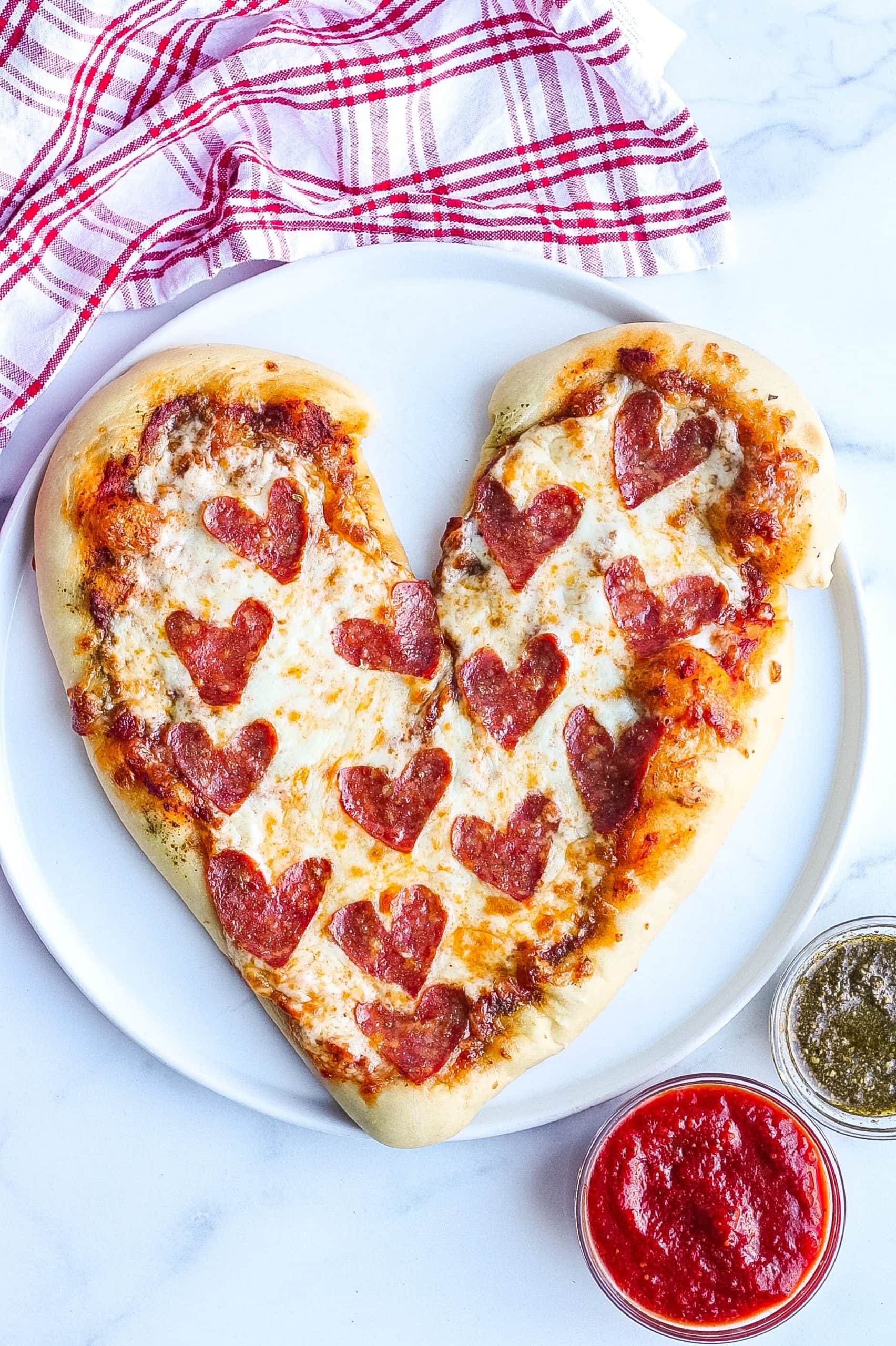 Heart Shaped Pizza Perfect For Valentine s Day Kathryn s Kitchen