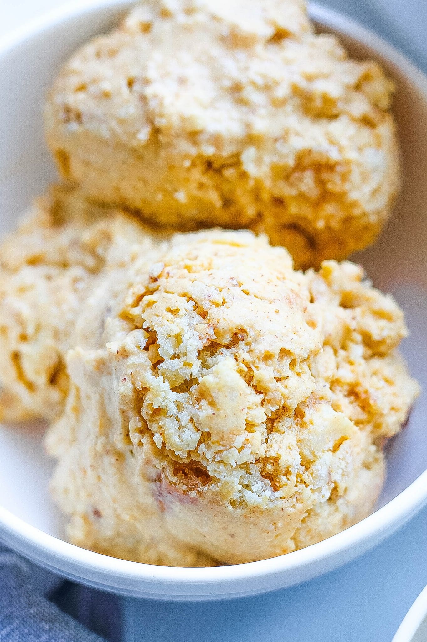 Easy Pumpkin Pie Ice Cream (NoChurn Recipe)