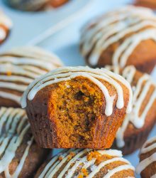 gingerbread muffins with vanilla drizzle