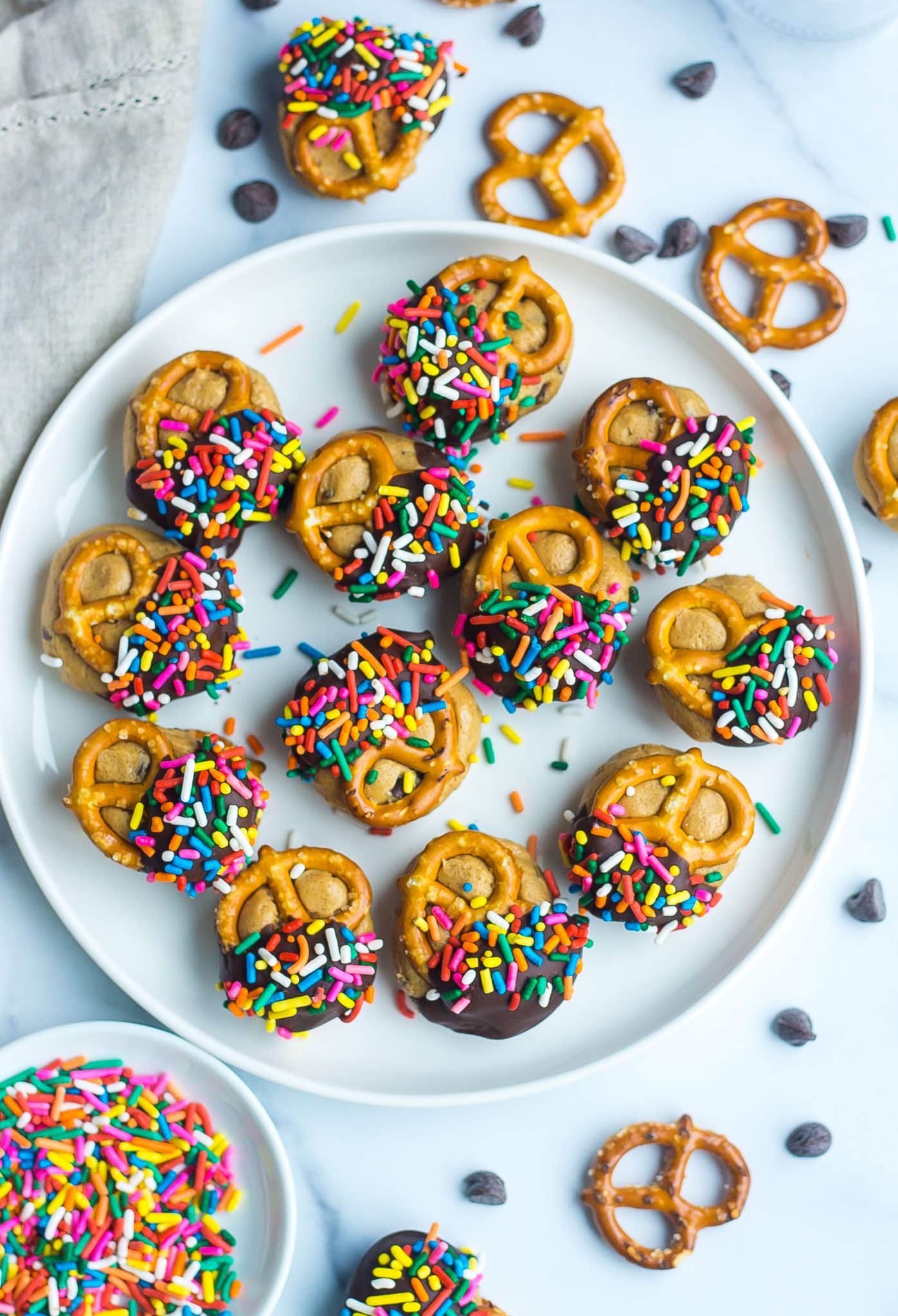 Chocolate Dipped Pretzels (Peanut Butter Chocolate Chip Filling)