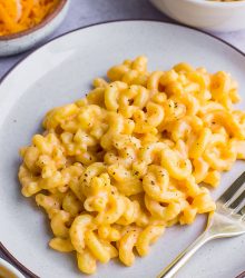 Creamy Stovetop Mac and Cheese Recipe