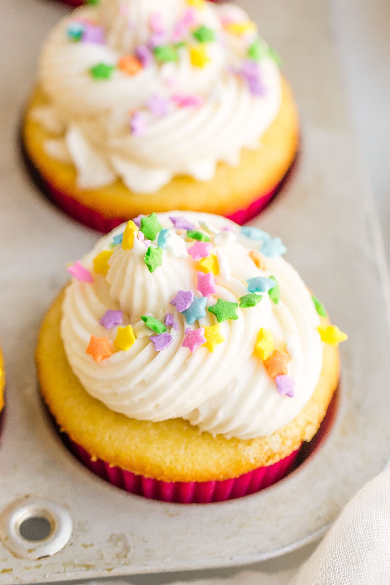 Easy Vanilla Cupcake Recipe (Fluffy &amp; Moist)