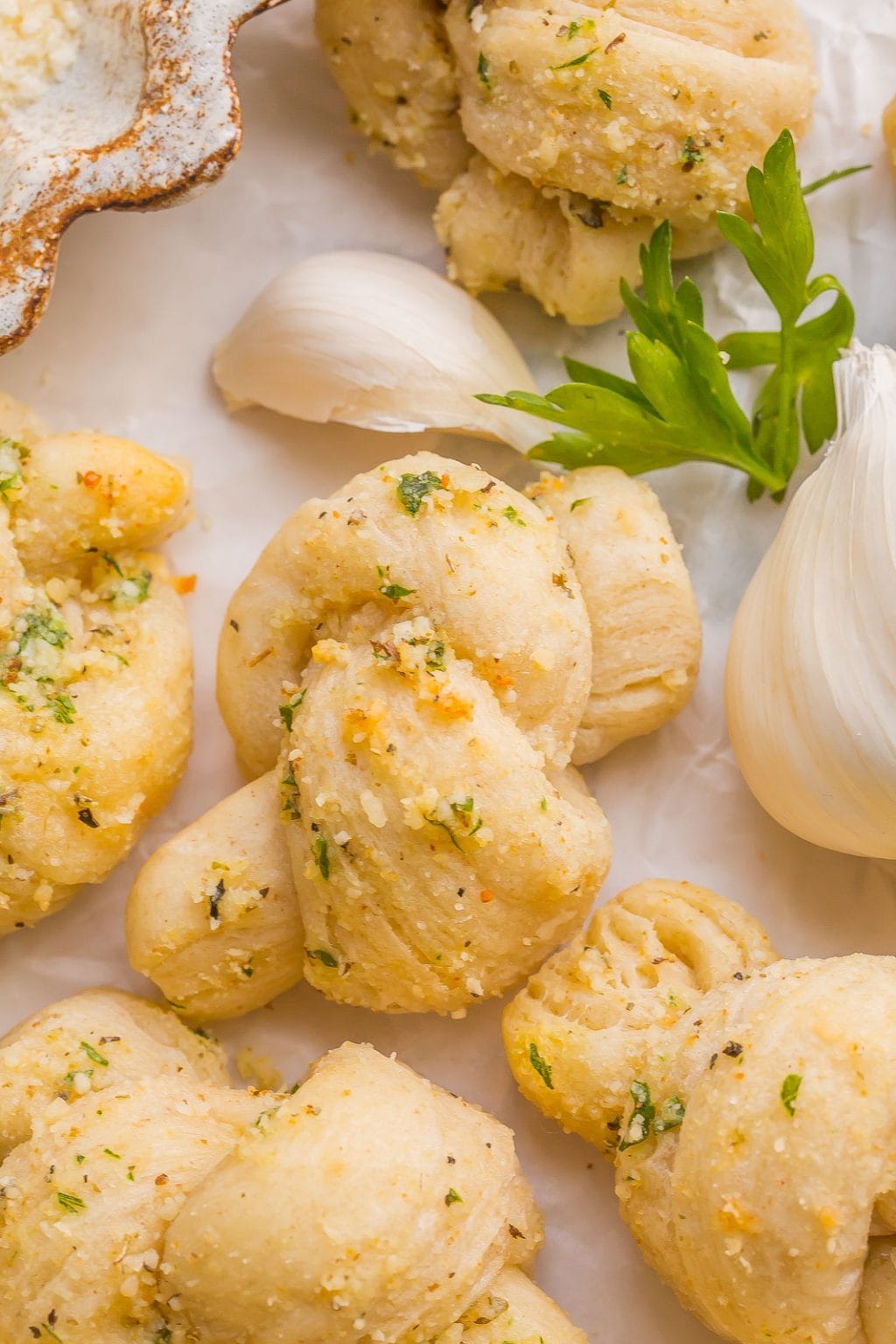 Quick and Easy Garlic Knots Recipe (Made with Biscuit Dough)