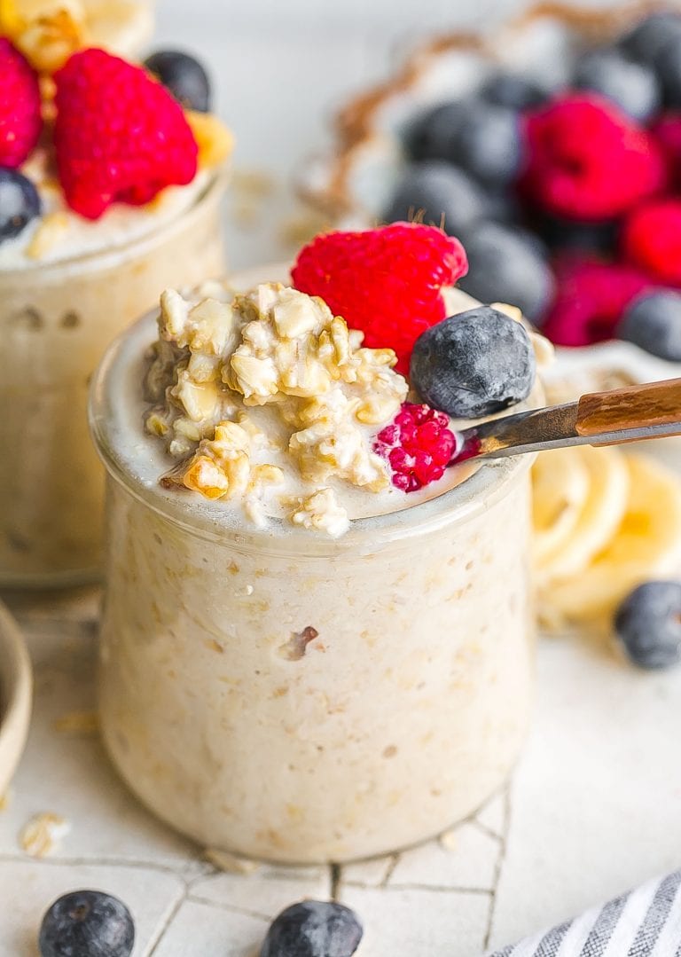 Overnight Oats with Almond Milk (Healthy & Easy recipe)