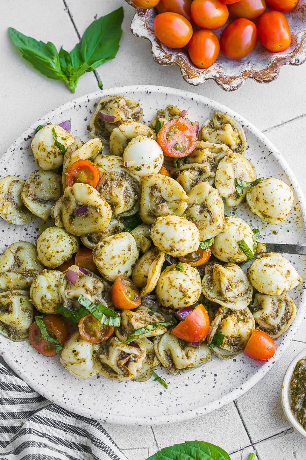 Easy Pesto Tortellini Salad - Kathryn's Kitchen