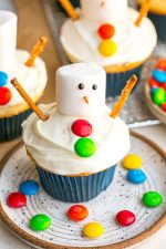 Melted Snowman Cupcakes (Super Easy Recipe)