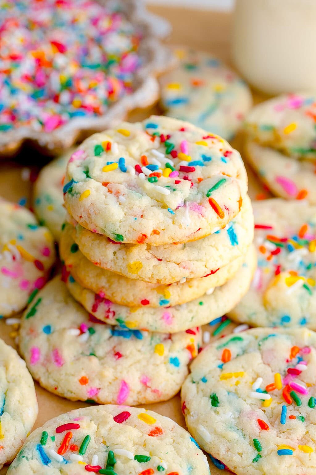 Funfetti Cake Mix Cookies Recipe (Made With 6 Ingredients)