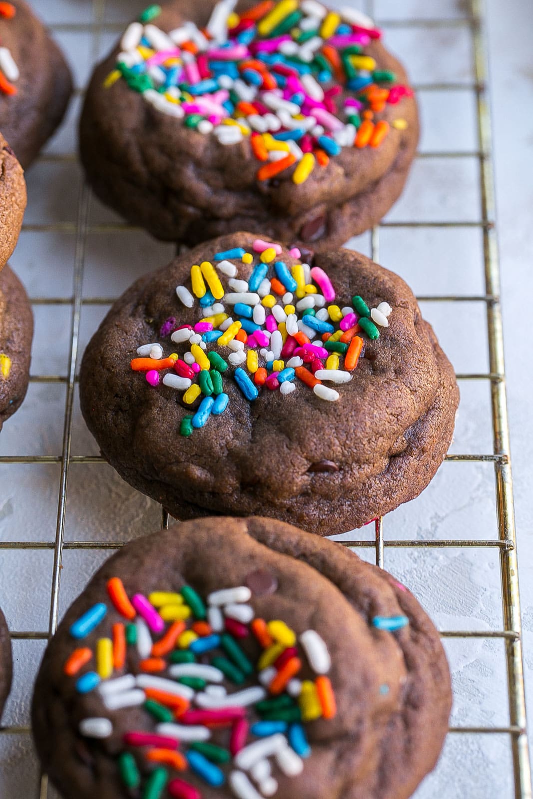 Sprinkle cookies on cooling rack.