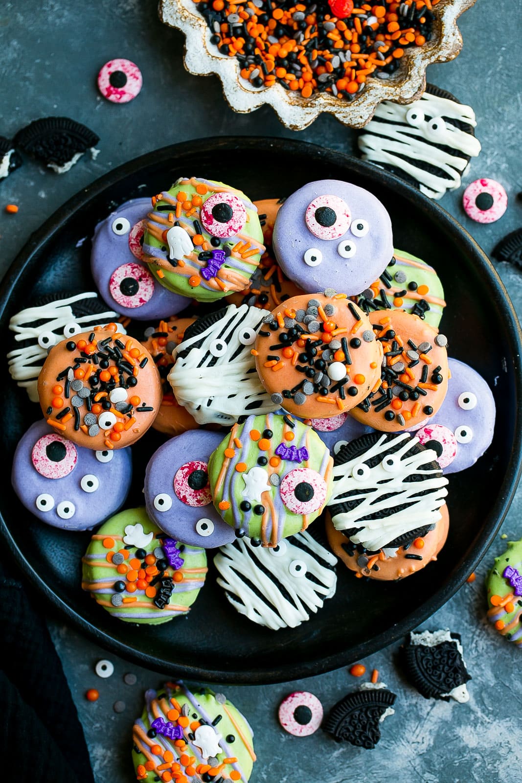 Plate of Halloween oreo treats.