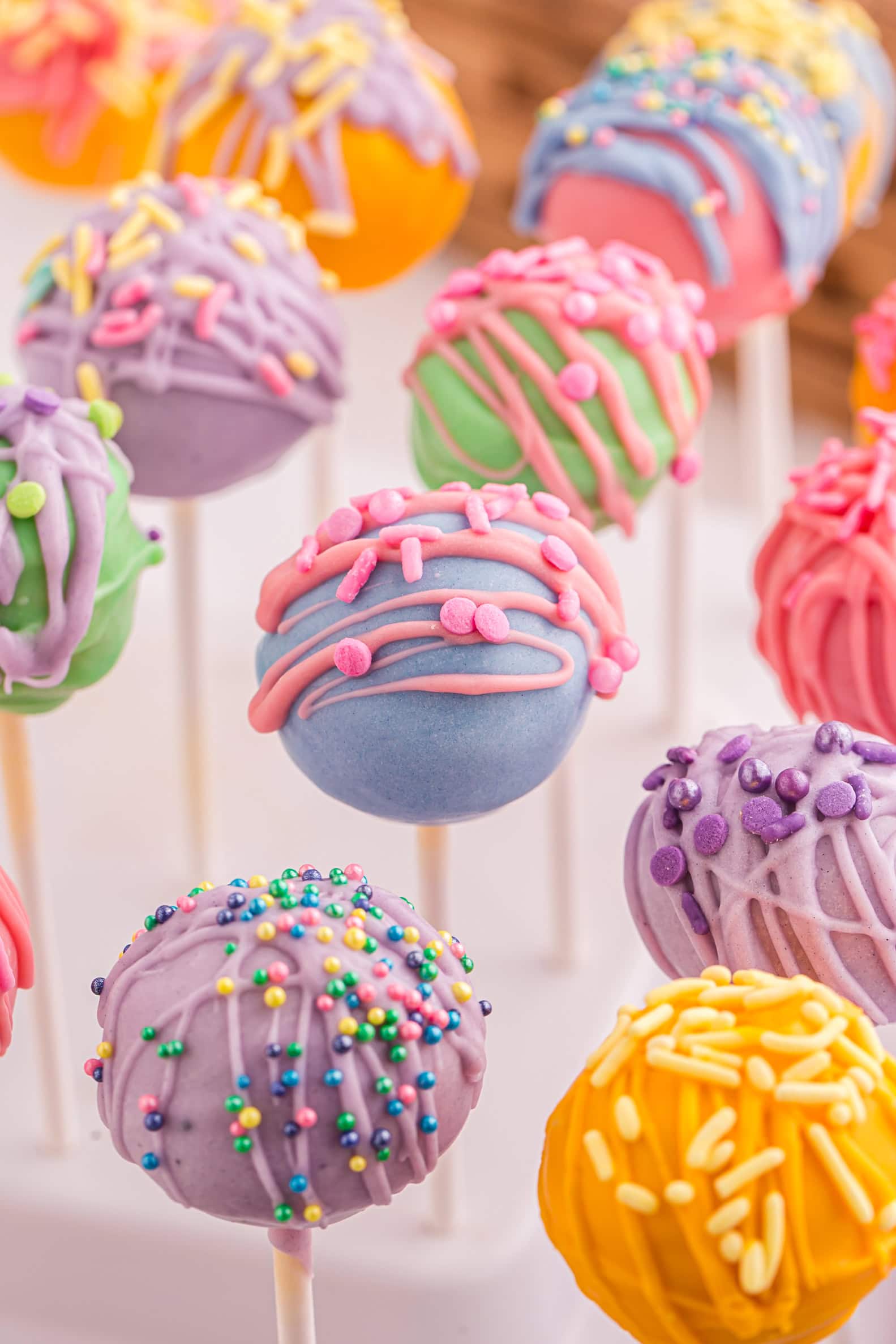 Colorful Easter Cake Pop.