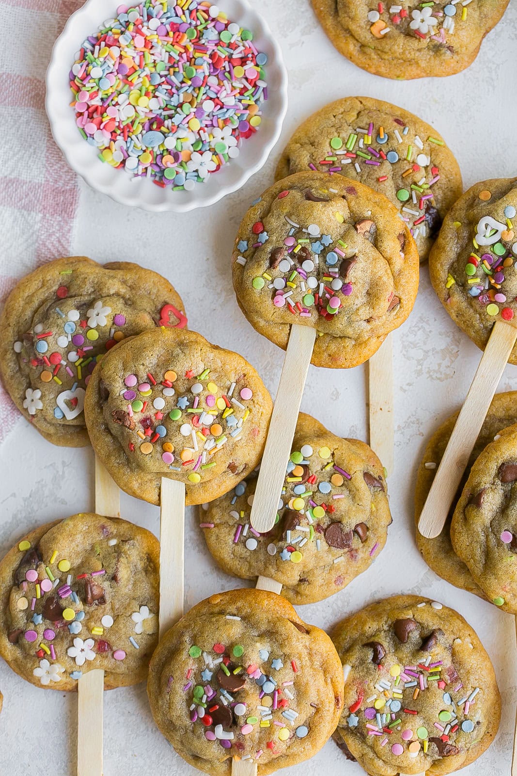 Fun cookie party favors.