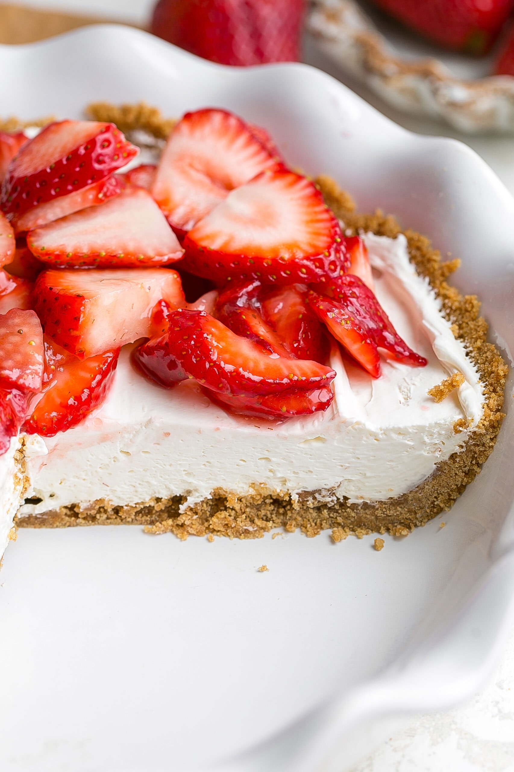 No Bake Strawberry Cream Cheese Pie